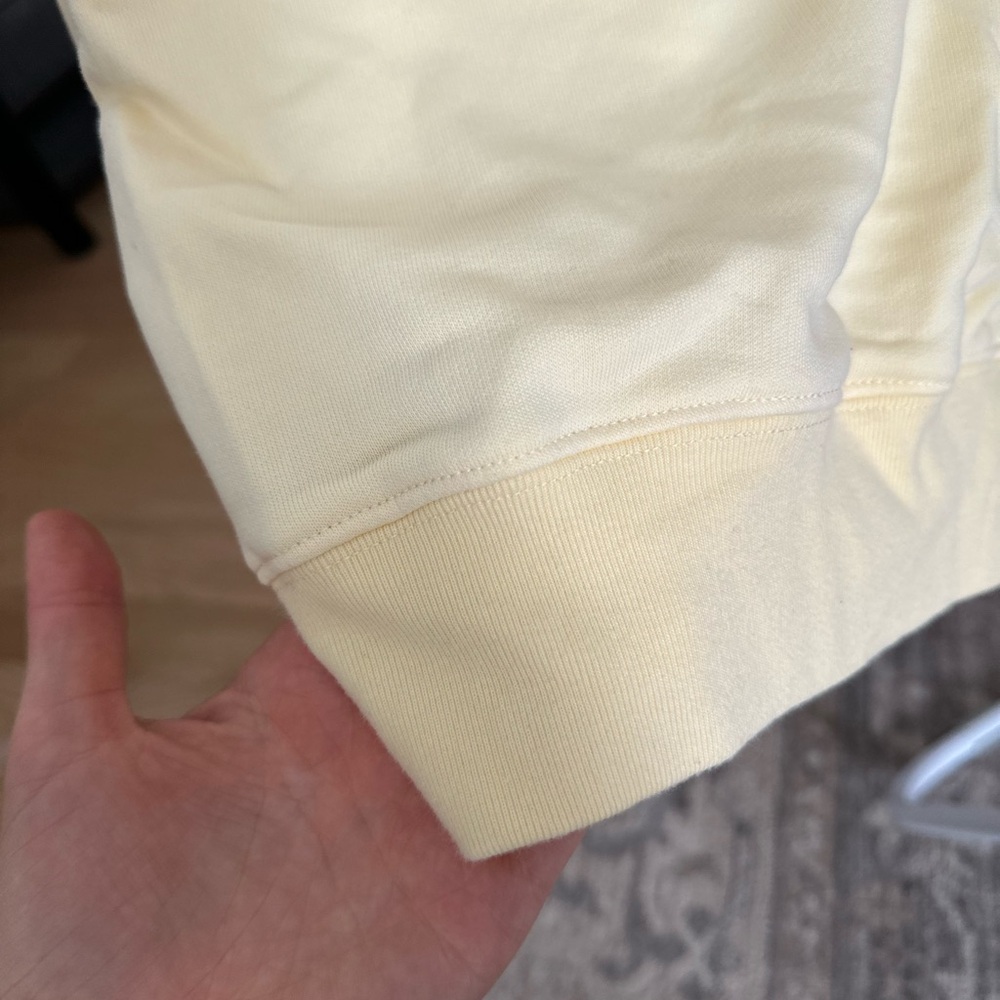 Aritzia Cream Sweatshirt - Picture 4 of 4